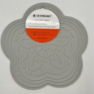 Le Creuset Gray Silicone French Trivet 8" NEW Flower Spring Vapeur Gift Kitchen